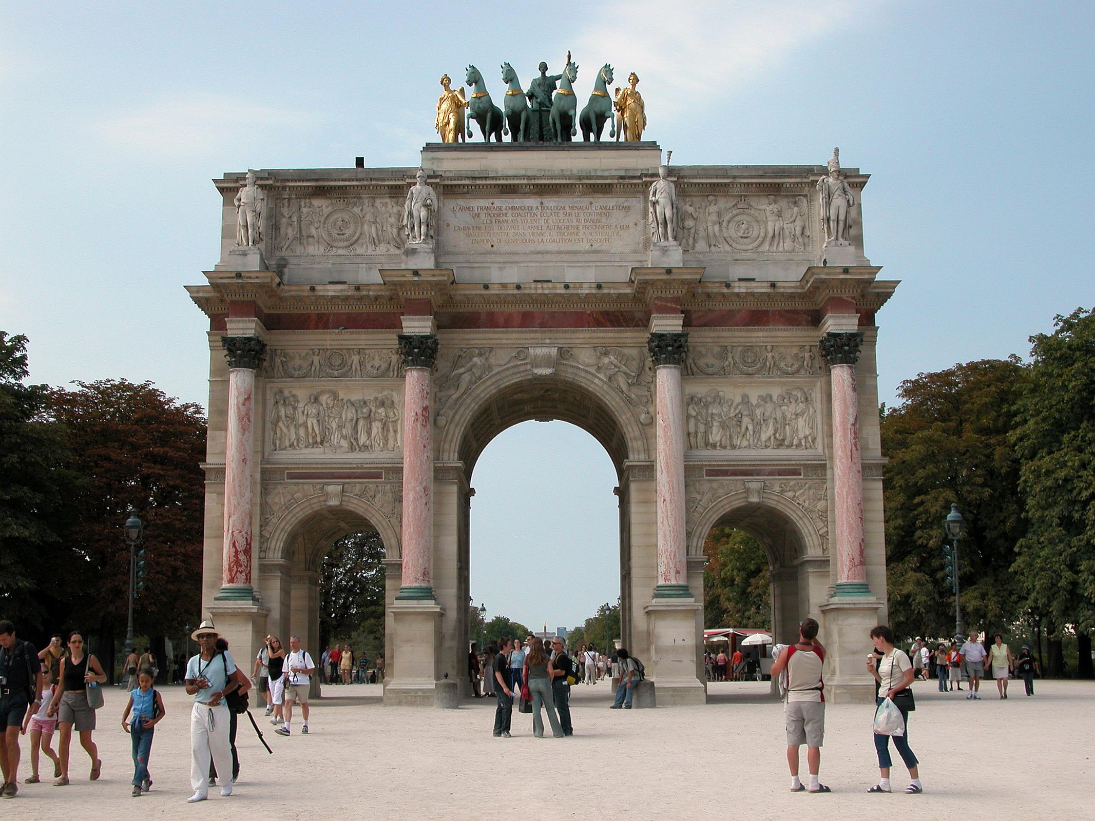 Paris 01 Arc de Triomphe du Carrousel was built between 1806 and 1808 to commemorate Napoleon's military victories 